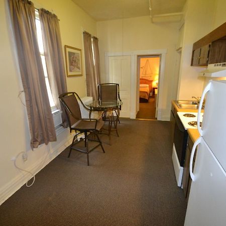 Perfect Stay Inn & Suites Blair Bagian luar foto