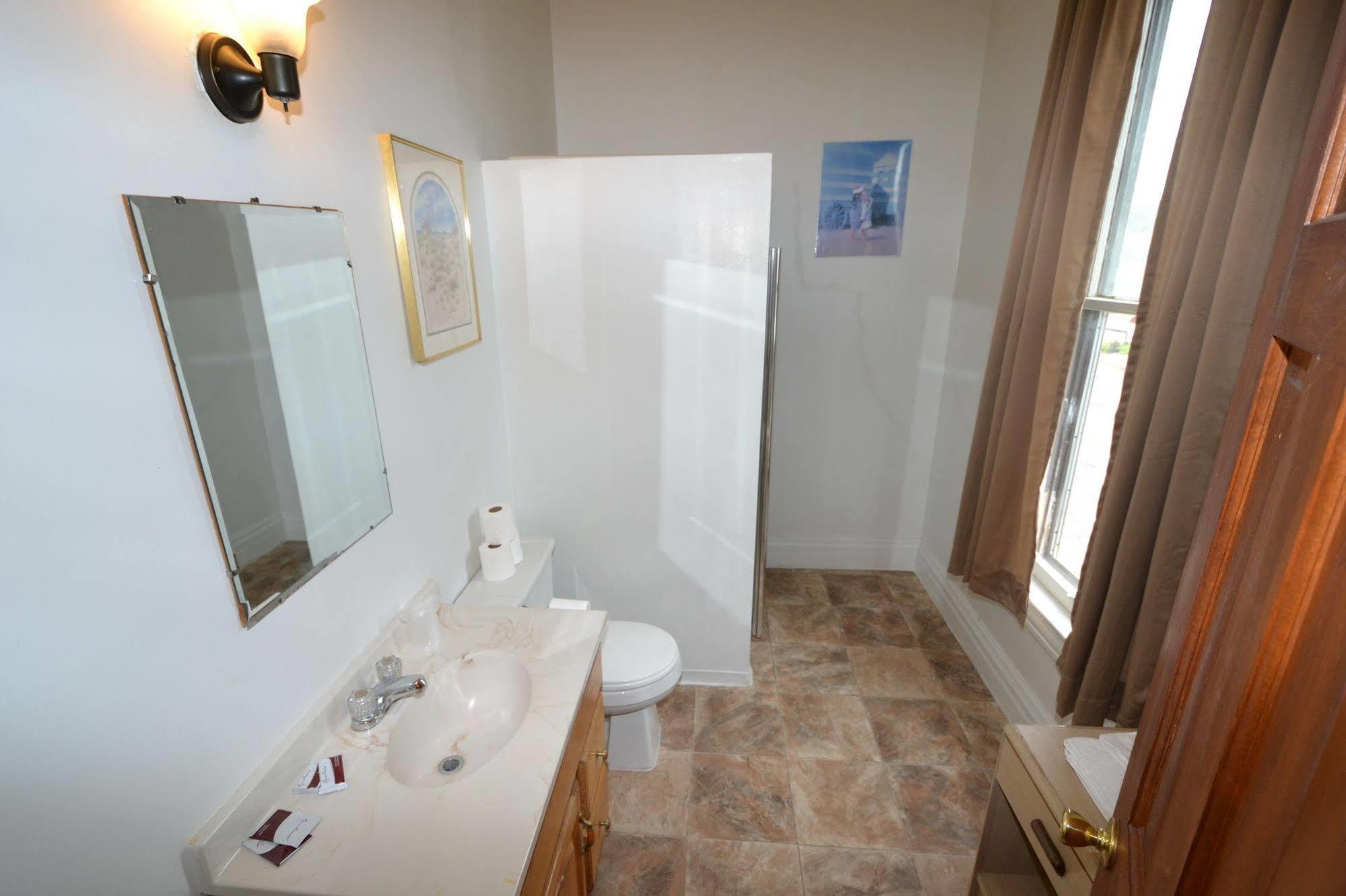 Perfect Stay Inn & Suites Blair Bagian luar foto